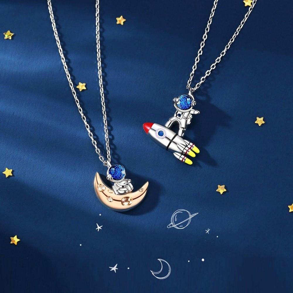 European And American Astronaut Necklace Movable Astronaut Pendant