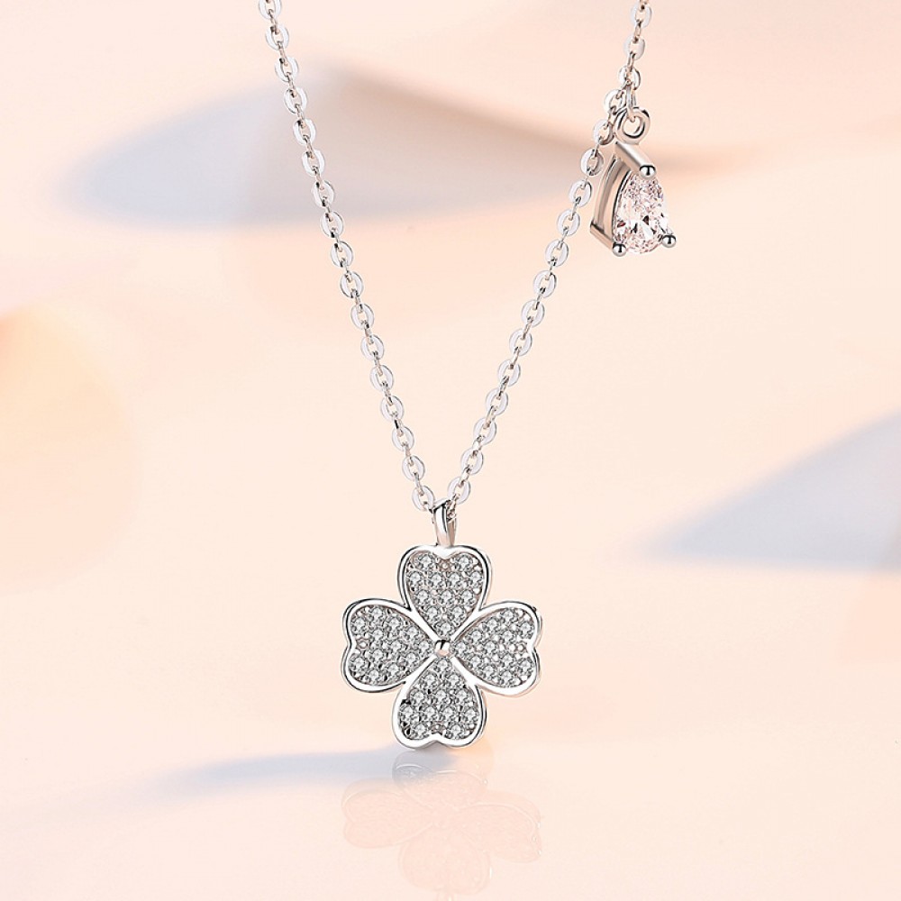 Long four-leaf clover necklace in gold-coloured sterling silver