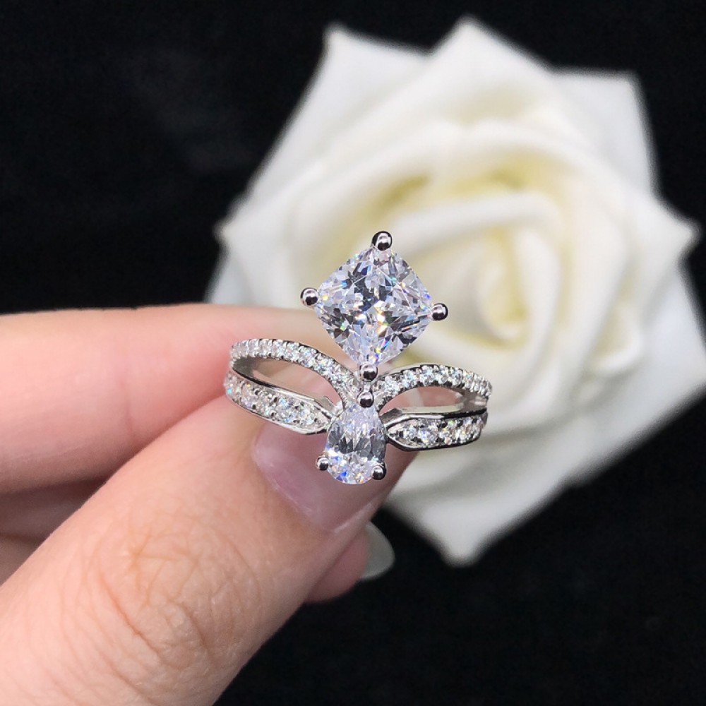 Buy Women's Crown Tiara Rings Exquisite 18K Gold Plated Princess Tiny CZ  Diamond Accented Promise Rings for Her Size 5-10 Online at desertcartINDIA