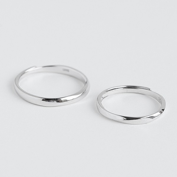 Engravable Simple Mobius Promise Band For Couples In Sterling Silver