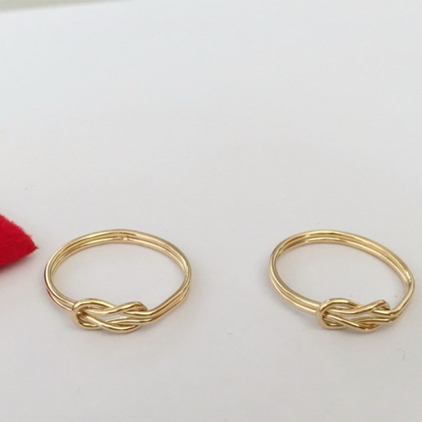Simple Square Knot Band Ring For Women In 14K Gold
