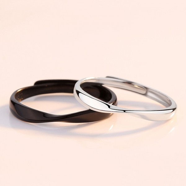 Adjustable Mobius Strip Couple Engravable Rings in Sterling Silver